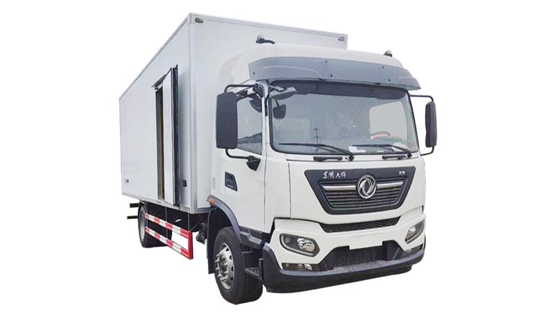 东风天锦冷藏车(4.3-6米)面图