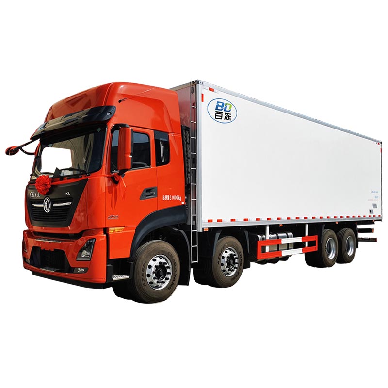 医药冷藏车：东风前四后八冷藏车(6米以上)